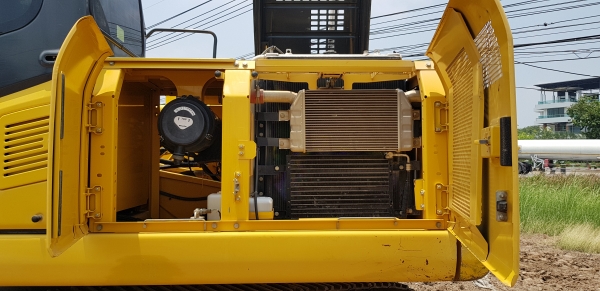 ขายรถแบ็คโฮ KOMATSU PC200-7 ใช้งาน 7 พันชั่วโมง รถสวย สภาพดี  สภาพนางฟ้า