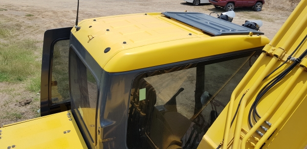 ขายรถแบ็คโฮ KOMATSU PC200-7 ใช้งาน 7 พันชั่วโมง รถสวย สภาพดี  สภาพนางฟ้า