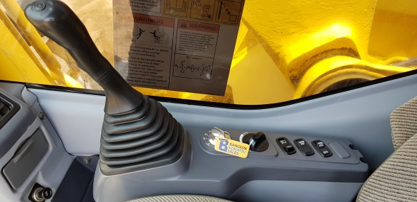 ขายรถแบ็คโฮ KOMATSU PC200-7 ใช้งาน 7 พันชั่วโมง รถสวย สภาพดี  สภาพนางฟ้า