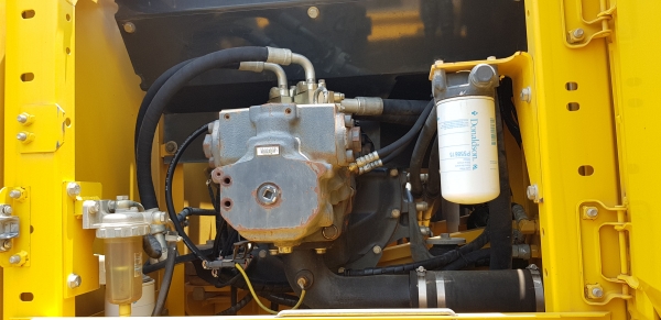 ขายรถแบ็คโฮ KOMATSU PC200-7 ใช้งาน 7 พันชั่วโมง รถสวย สภาพดี  สภาพนางฟ้า