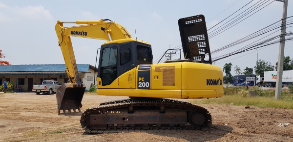 ขายรถแบ็คโฮ KOMATSU PC200-7 ใช้งาน 7 พันชั่วโมง รถสวย สภาพดี  สภาพนางฟ้า