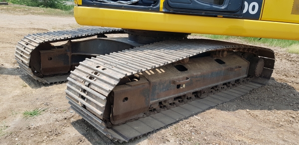 ขายรถแบ็คโฮ KOMATSU PC200-7 ใช้งาน 7 พันชั่วโมง รถสวย สภาพดี  สภาพนางฟ้า