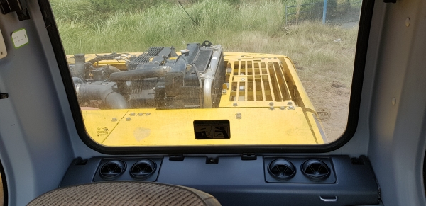 ขายรถแบ็คโฮ KOMATSU PC200-7 ใช้งาน 7 พันชั่วโมง รถสวย สภาพดี  สภาพนางฟ้า