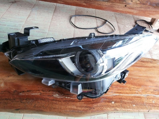 ไฟหน้า MAZDA3 ด้านซ้าย