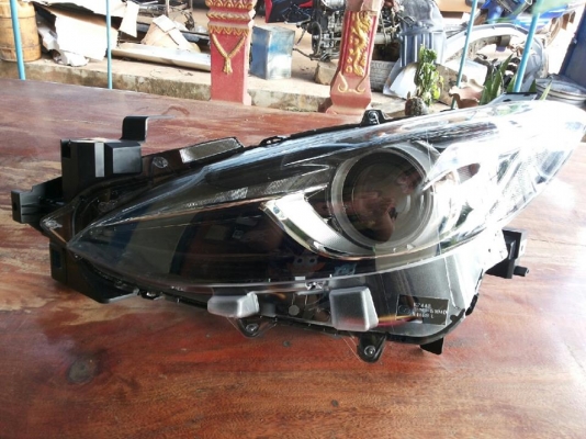 ไฟหน้า MAZDA3 ด้านซ้าย
