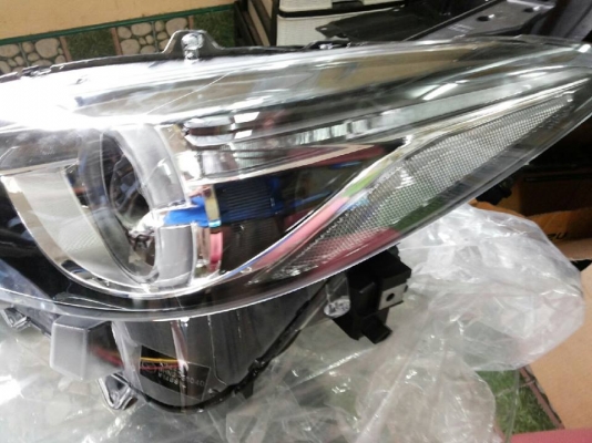 ไฟหน้า MAZDA3 ด้านซ้าย