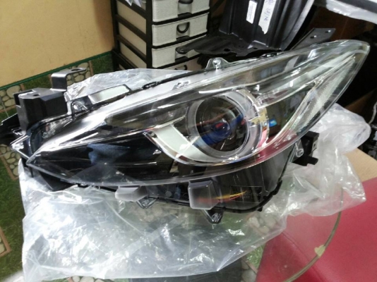ไฟหน้า MAZDA3 ด้านซ้าย