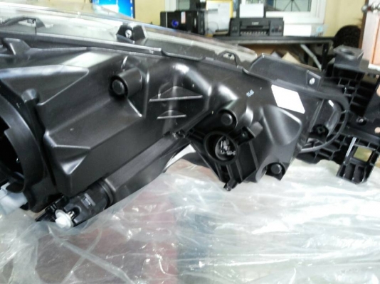 ไฟหน้า MAZDA3 ด้านซ้าย