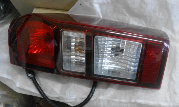 ชุดไฟท้าย ISUZU All new หัวเดียว ด้านขวา ทั้งชุด ชุดไฟท้าย ISUZU All new หัวเดียว ด้านขวา ทั้งชุด