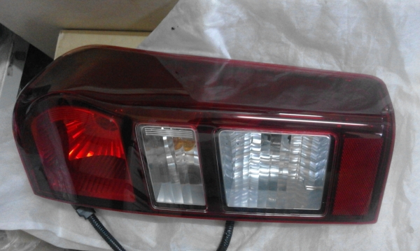 ชุดไฟท้าย ISUZU All new หัวเดียว ด้านขวา ทั้งชุด