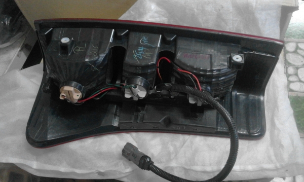 ชุดไฟท้าย ISUZU All new หัวเดียว ด้านขวา ทั้งชุด ชุดไฟท้าย ISUZU All new หัวเดียว ด้านขวา ทั้งชุด