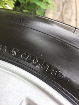 ขายยางป้ายแดง BRIDGESTONE R623 215-70-15 ปี18 ชุดละ 9,500 บาท ขายยางป้ายแดง BRIDGESTONE R623 215-70-15 ปี18 ชุดละ 9,500 บาท