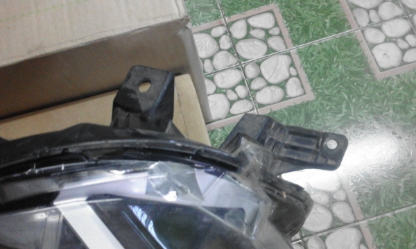 ไฟหน้าขวา All new Mitsubishi PAJERO