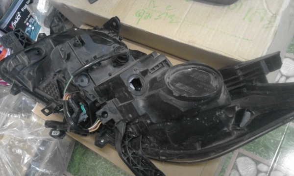 ไฟหน้าขวา All new Mitsubishi PAJERO