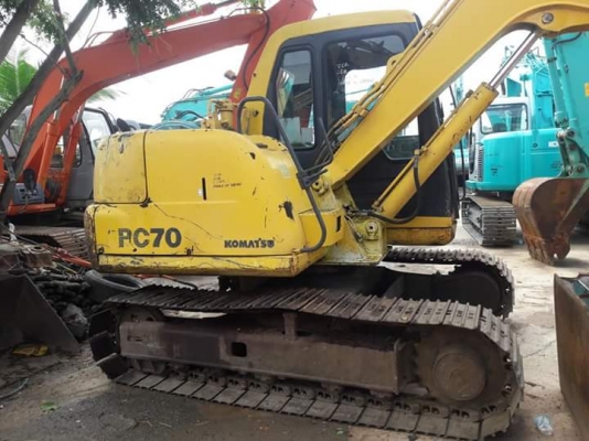 มาใใหม่จ้า...KOMATSU PC70-7  เก่านอกแท้  เดิมๆๆ  เครื่องปั๊มดี  มีลายแย๊ก  สภาพสวย  พร้อมใช้  โทร  089-3818694  ดวงนภา
