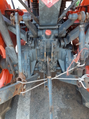 ขายครับ 34 แรง ราคา 138,000 บาท สภาพพร้อมใช้งาน เครื่องเฟืองเกียร์ดีมาก สีสันต์เดิมๆ ทั้งคัน ตัวรถกับใบมีดดันดิน ไม่มีเล่มรถไม่ได้แจ้งจดทะเบียน มีสัญญาซื้อขายให้ รับได้โทรมาครับ กันทรลักษ์ ศรีสะเกษ โทร.0816004753/0984422502 ครับ...