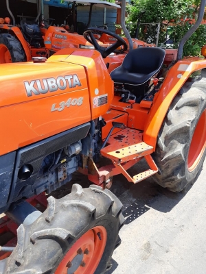 ขายครับ 34 แรง ราคา 138,000 บาท สภาพพร้อมใช้งาน เครื่องเฟืองเกียร์ดีมาก สีสันต์เดิมๆ ทั้งคัน ตัวรถกับใบมีดดันดิน ไม่มีเล่มรถไม่ได้แจ้งจดทะเบียน มีสัญญาซื้อขายให้ รับได้โทรมาครับ กันทรลักษ์ ศรีสะเกษ โทร.0816004753/0984422502 ครับ...