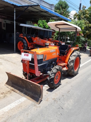 ขายครับ 34 แรง ราคา 138,000 บาท สภาพพร้อมใช้งาน เครื่องเฟืองเกียร์ดีมาก สีสันต์เดิมๆ ทั้งคัน ตัวรถกับใบมีดดันดิน ไม่มีเล่มรถไม่ได้แจ้งจดทะเบียน มีสัญญาซื้อขายให้ รับได้โทรมาครับ กันทรลักษ์ ศรีสะเกษ โทร.0816004753/0984422502 ครับ...