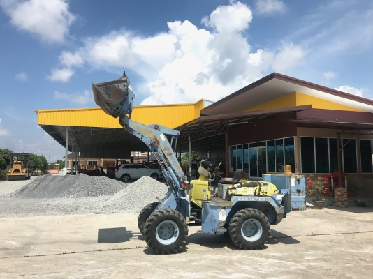 ขายรถตักFURUKAWAรุ่นFL302-2นำเข้าญี่ปุ่นไม่เคยใช้งานในไทยเอวอ่อนเครื่องอีซูซุ มีปุ้งกี๋ตักสภาพดีพร้อมใช้งาน แถมตัวปัดดูดฝุ่น 081-8302909 จิรโรจน์ Line ID :  jiraroj2909