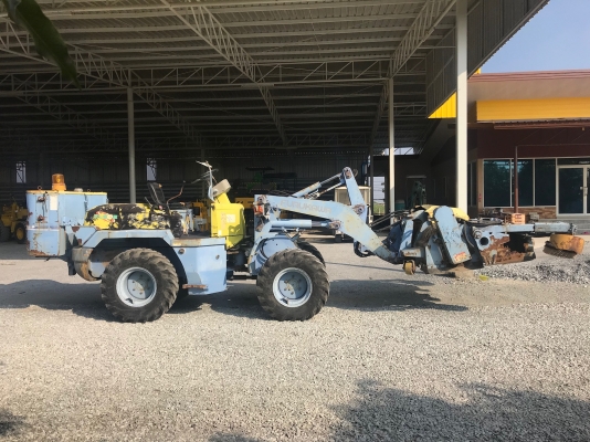 ขายรถตักFURUKAWAรุ่นFL302-2นำเข้าญี่ปุ่นไม่เคยใช้งานในไทยเอวอ่อนเครื่องอีซูซุ มีปุ้งกี๋ตักสภาพดีพร้อมใช้งาน แถมตัวปัดดูดฝุ่น 081-8302909 จิรโรจน์ Line ID :  jiraroj2909