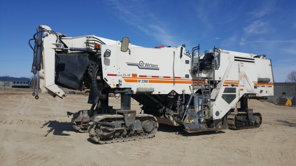 รถกัดถนน Wirtgen W2200 รถกัดถนน Wirtgen W2200