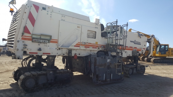 รถกัดถนน Wirtgen W2200 รถกัดถนน Wirtgen W2200