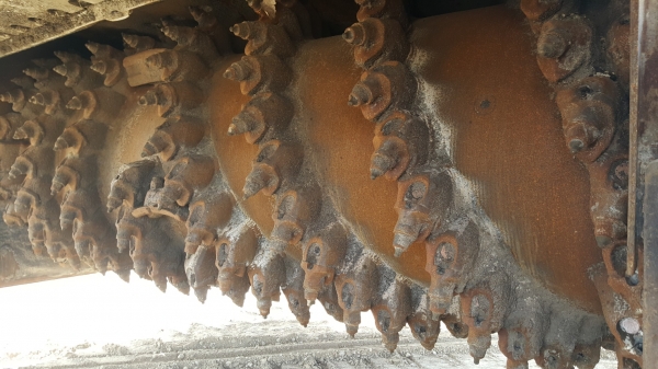 รถกัดถนน Wirtgen W2200 รถกัดถนน Wirtgen W2200