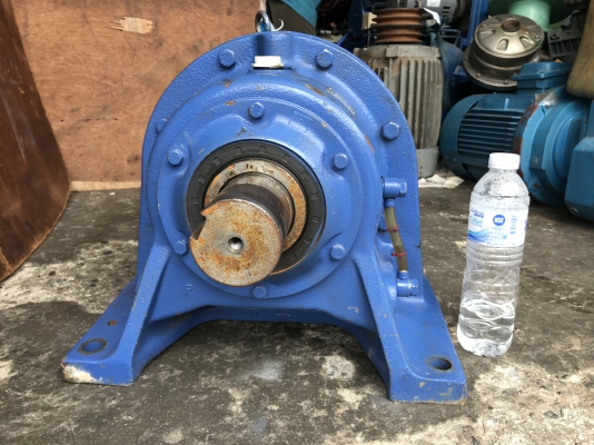 ขายมอเตอร์เกียร์ Cycro drive Sumitomo 5HP. 380V อัตราทด 1:87 made in Japan เพลาออกประมาณ 16รอบต่อนาที รุ่นหัวใหญ่แรงบิดเยอะ สภาพสวยมากหมุนนิ่ม พร้อมใช้งาน ราคา 14,000 บาท