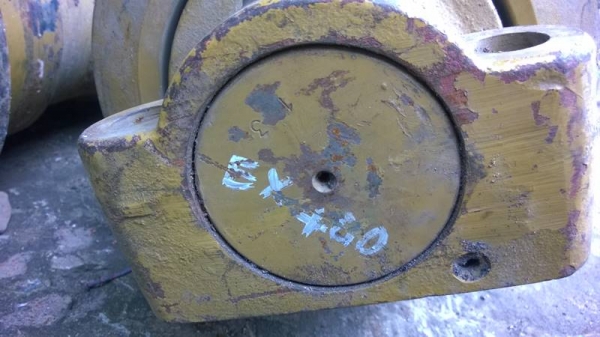 ลูกรอก-TRACK-ROLLER-โรลเลอร์