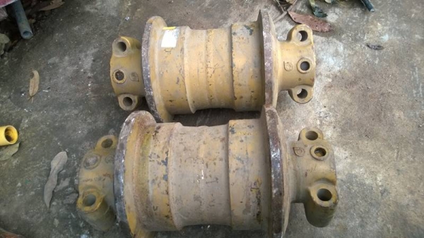 ลูกรอก-TRACK-ROLLER-โรลเลอร์