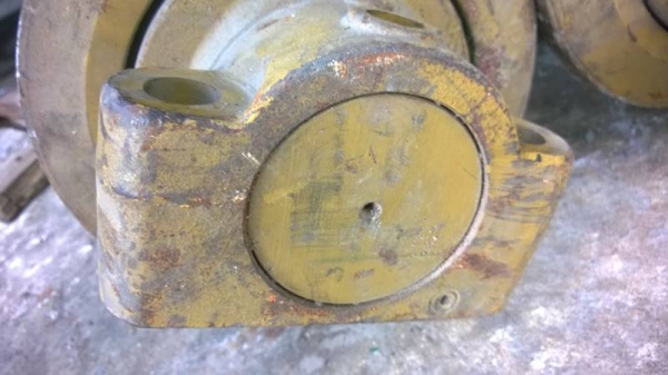 ลูกรอก-TRACK-ROLLER-โรลเลอร์