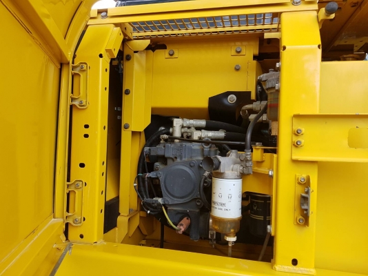 ขายรถแบคโฮ KOMATSU PC130-8 ใช้งาน 6 พันชั่วโมง สภาพนางงามจักรวาล ขายรถแบคโฮ KOMATSU PC130-8 ใช้งาน 6 พันชั่วโมง สภาพนางงามจักรวาล