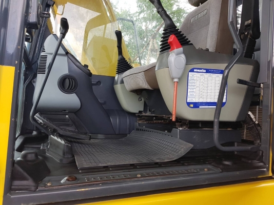 ขายรถแบคโฮ KOMATSU PC130-8 ใช้งาน 6 พันชั่วโมง สภาพนางงามจักรวาล ขายรถแบคโฮ KOMATSU PC130-8 ใช้งาน 6 พันชั่วโมง สภาพนางงามจักรวาล