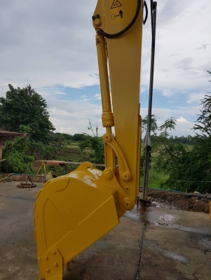 ขายรถแบคโฮ KOMATSU PC130-8 ใช้งาน 6 พันชั่วโมง สภาพนางงามจักรวาล ขายรถแบคโฮ KOMATSU PC130-8 ใช้งาน 6 พันชั่วโมง สภาพนางงามจักรวาล