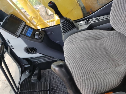 ขายรถแบคโฮ KOMATSU PC130-8 ใช้งาน 6 พันชั่วโมง สภาพนางงามจักรวาล ขายรถแบคโฮ KOMATSU PC130-8 ใช้งาน 6 พันชั่วโมง สภาพนางงามจักรวาล