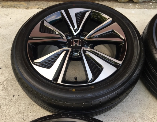 ล้อแม็กป้ายแดง Honda Civic FK ขอบ 17 พร้อมยางป้ายแดง 215-50-17 ปี 18 Yokohama ใหม่ๆ กริ๊ปทุกวง