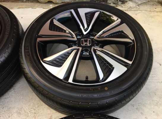 ล้อแม็กป้ายแดง Honda Civic FK ขอบ 17 พร้อมยางป้ายแดง 215-50-17 ปี 18 Yokohama ใหม่ๆ กริ๊ปทุกวง