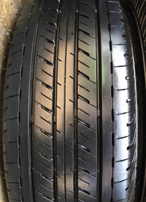 ยาง Bridgestone 215-65-16 ปลายปี 15 มีตุ่ม