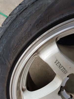 ขายแม็ก17นิ้ว 6รู พร้อมยาง ขายแม็ก17นิ้ว 6รู พร้อมยาง