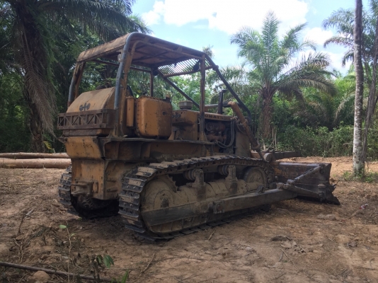 ขายรถแทรคเตอร์ KOMATSU D50A-15 ห้องเลี้ยวแห้ง พร้อมเขาล้มไม้ ราคา 350000