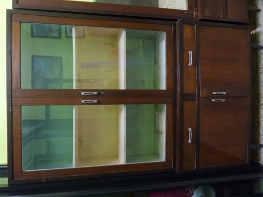 ตู้ไม้สักเก่า สภาพสวย ตู้ไม้สักเก่า สภาพสวย