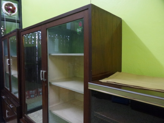 ตู้ไม้สักเก่า สภาพสวย ตู้ไม้สักเก่า สภาพสวย