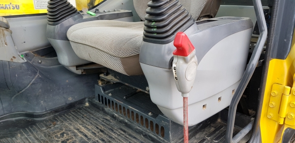 ขายรถแบ็คโฮ KOMATSU PC200-7 ใช้งาน 9 พันชั่วโมง รถสวย สภาพดี พร้อมใช้งาน