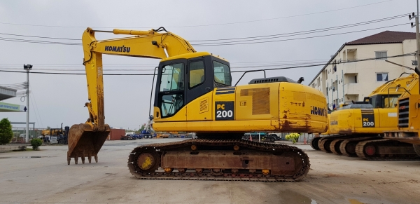 ขายรถแบ็คโฮ KOMATSU PC200-7 ใช้งาน 9 พันชั่วโมง รถสวย สภาพดี พร้อมใช้งาน