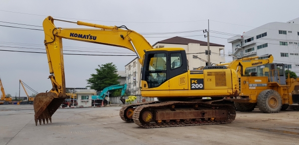 ขายรถแบ็คโฮ KOMATSU PC200-7 ใช้งาน 9 พันชั่วโมง รถสวย สภาพดี พร้อมใช้งาน