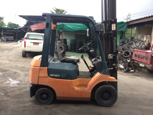 อาร์ ซี เอช โฟรคลิฟท์ โตโยต้า รุ่น 7 เบนซิน 1.5 ตัน