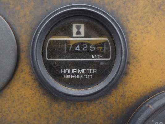 ขายรถตัก KOMATSU 515 สมบูรณ์พร้อมใช้ครับ FROM JAPAN ติดต่อ 063-9316985 ID LINE : 0639316985