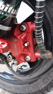 ขาย New Vespa LX150 ครับ สวยๆครับ เครื่องดีครับ ขี่กลับสบายๆครับ ของแต่งมีเยอะอยู่ครับ ต้องมาดู มาลองขี่ครับ โช้คหน้าหลัง กระจก ปั้มหน้า ไฟท้าย เหล็กจับหลัง บังโคลนหน้า รถสวยมากครับ ราคา 39,900 บาท