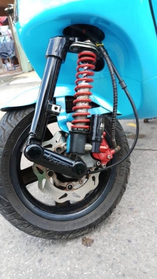 ขาย New Vespa LX150 ครับ สวยๆครับ เครื่องดีครับ ขี่กลับสบายๆครับ ของแต่งมีเยอะอยู่ครับ ต้องมาดู มาลองขี่ครับ โช้คหน้าหลัง กระจก ปั้มหน้า ไฟท้าย เหล็กจับหลัง บังโคลนหน้า รถสวยมากครับ ราคา 39,900 บาท