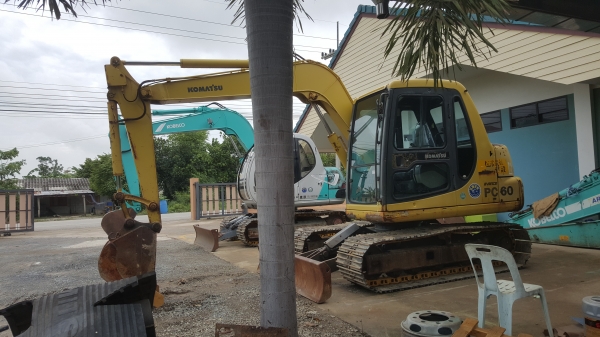 ขายPC60-7 รถญี่ปุ่นสภาพสวยๆราคาถูกใบแทรค60